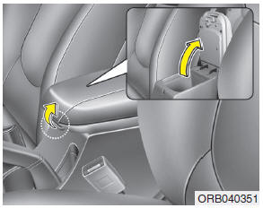 To open the center console storage, pull up the lever.